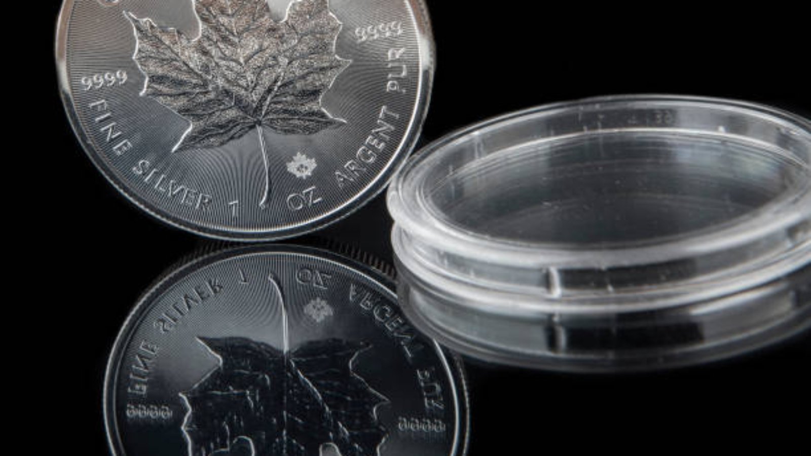 Canadian Maple Leaf Coins – Purity, Security Features & Buy Tips